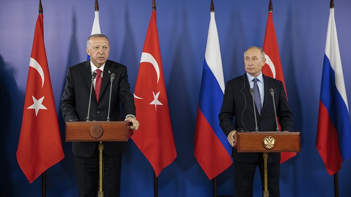 Erdoğan ve Putin görüşmesi sonrası İdlib'de gece yarısından itibaren ateşkes kararı!