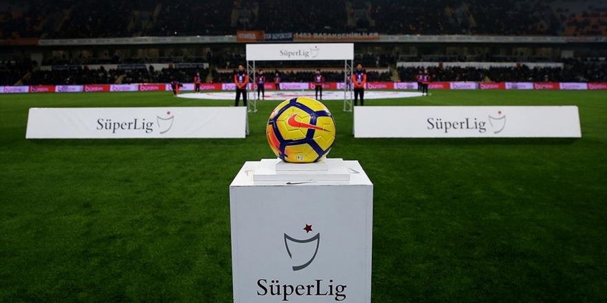 Türkiye'de Genç Futbolcular Formaya Hasret