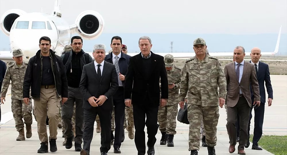 Bakan Akar ve komutanlar sınırın sıfır noktasında