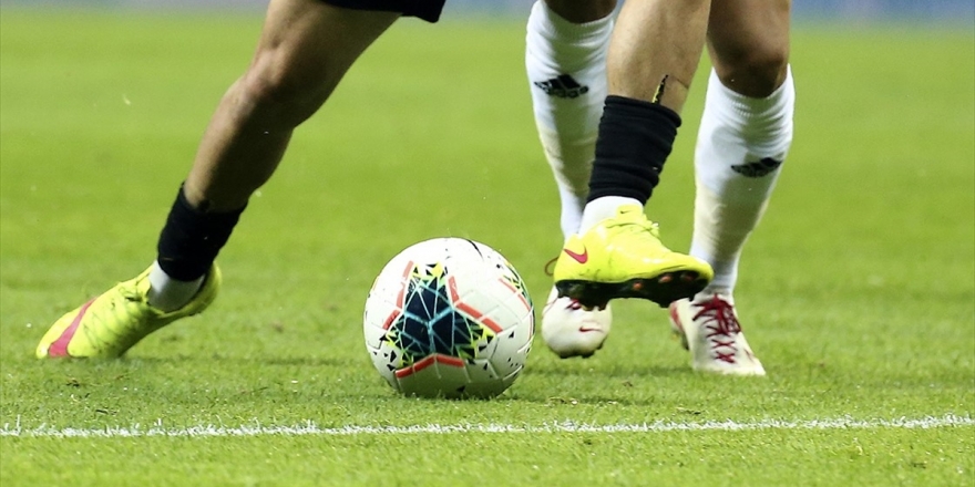 Galatasaray 9'da 9 İçin Sahaya Çıkıyor