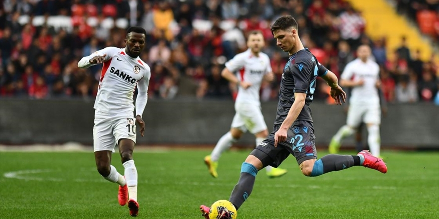 Trabzonspor, Gaziantep'ten Bir Puanla Dönüyor