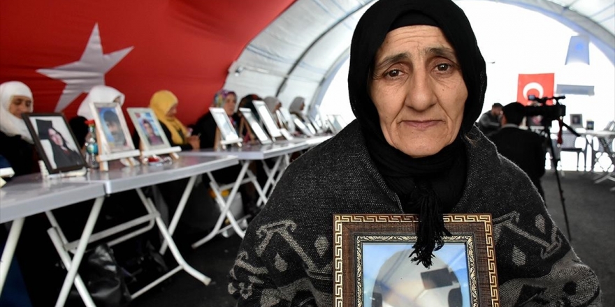 Diyarbakır Annelerinden Koç: Kızım Askerimize, Devletimize Teslim Ol