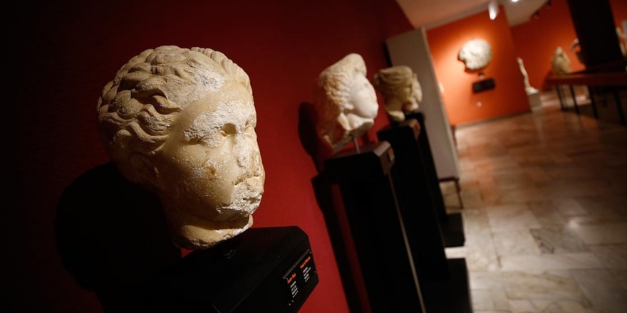 Antalya Müzesi'nde 48 Yıldır Sergilenen Portre Heykelin Sappho Olduğu Belirlendi