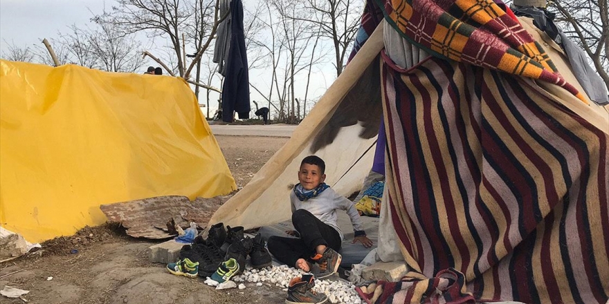 Sığınmacıların Avrupa Yolunda 'Umutlu' Bekleyişleri Devam Ediyor