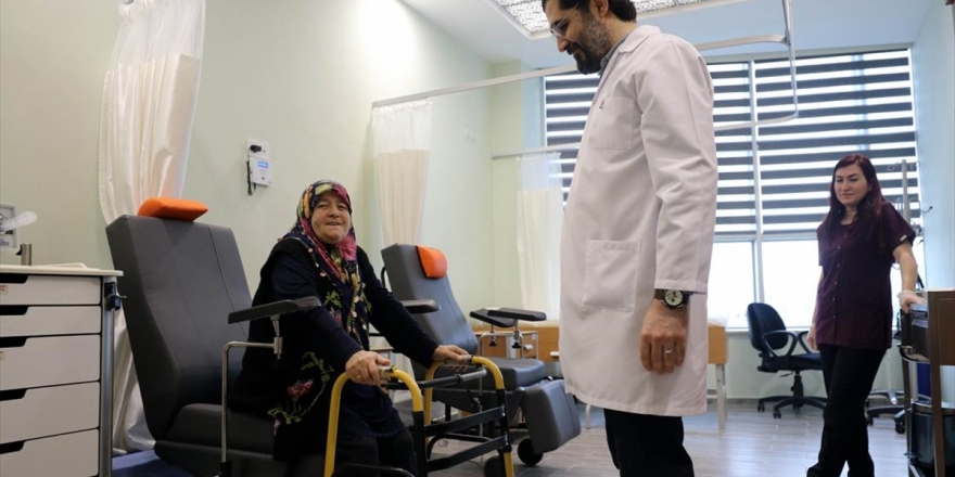 Diyabetik Ayak Hastası Kadın Ozon Ve Larva Tedavisiyle Sağlığına Kavuştu