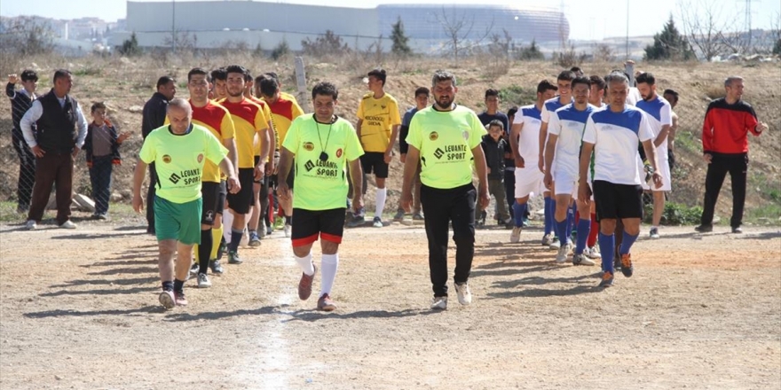 Kendi Kurdukları Ligde Top Koşturuyorlar