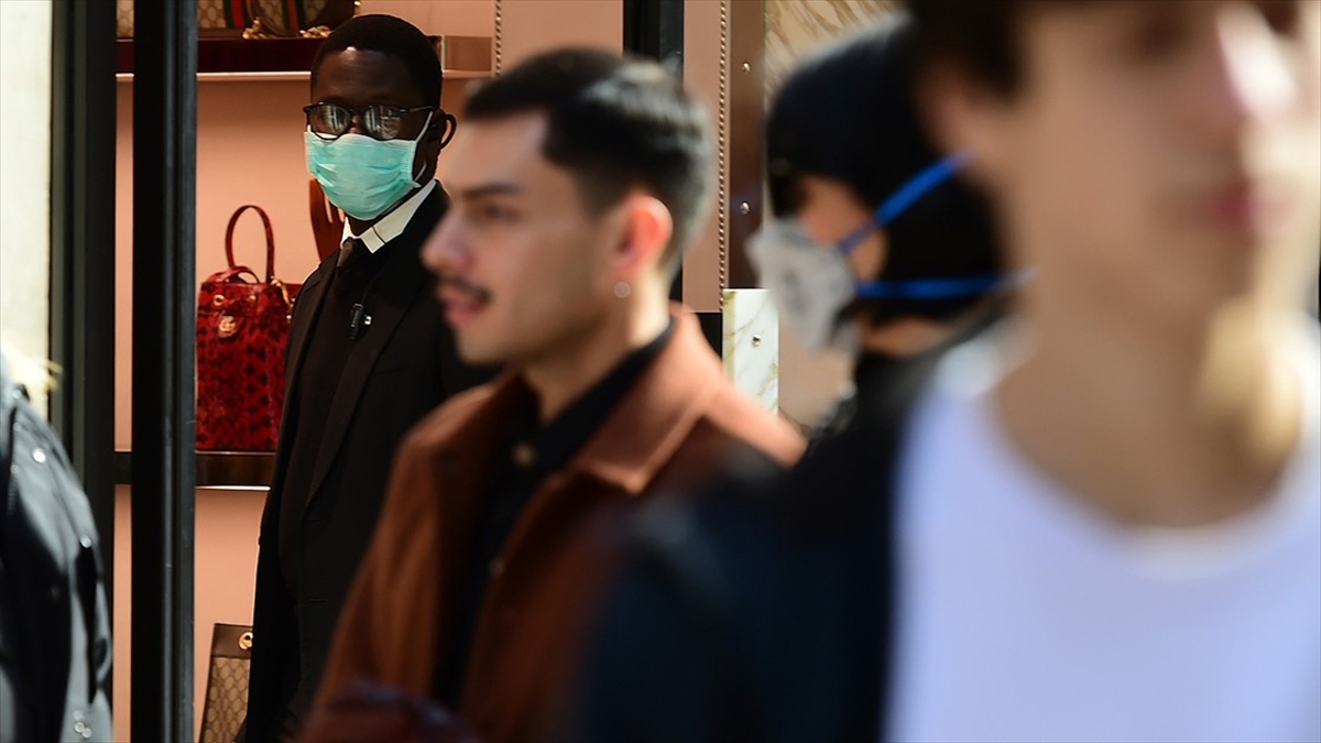 İtalya'da Koronavirüs Nedeniyle Hayatını Kaybedenlerin Sayısı 463'e Yükseldi