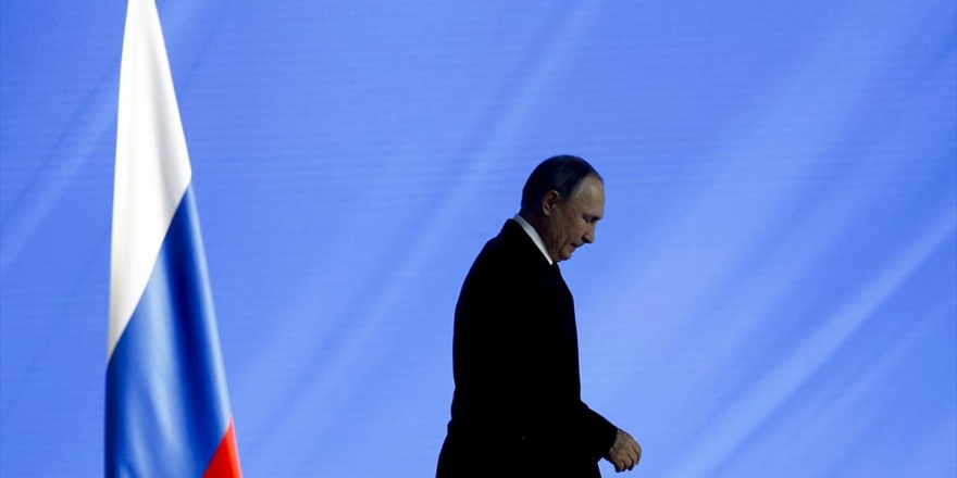 Rus Parlamentosu Putin'in Görev Süresini Uzatacak Düzenlemeyi Onayladı