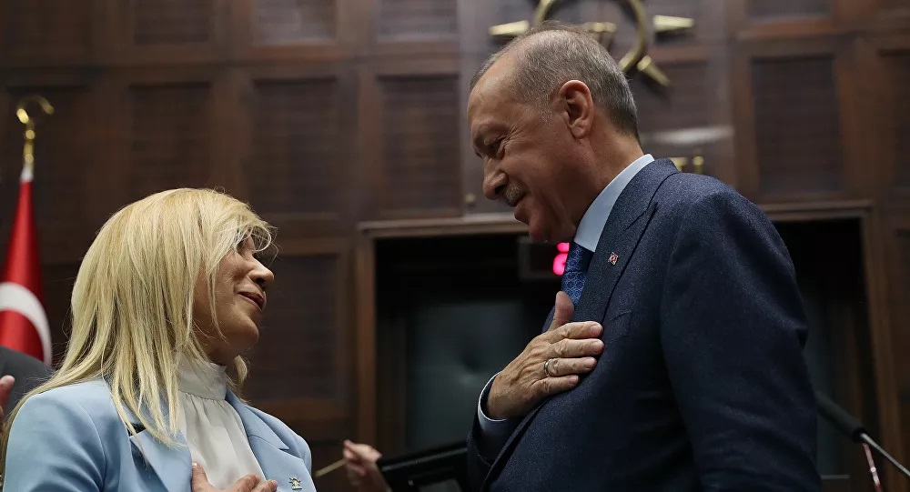 İYİ Parti'den istifa eden Tuba Vural Çokal ile 5 belediye başkanı AK Parti'ye geçti