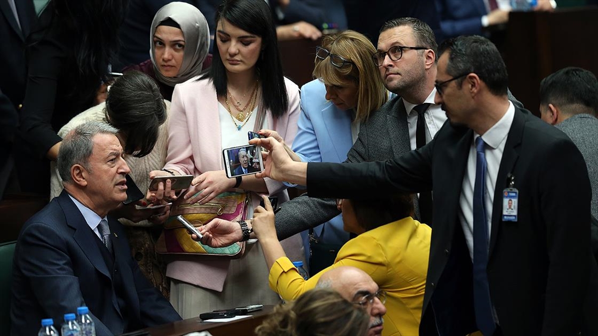 Bakan Akar: Rus Askeri Heyetiyle Görüşmeler Olumlu Ve Yapıcı Şekilde Devam Ediyor