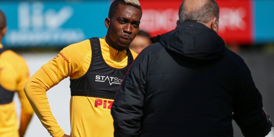 Galatasaray'dan Adem Büyük Ve Onyekuru'nun Sakatlığına İlişkin Açıklama