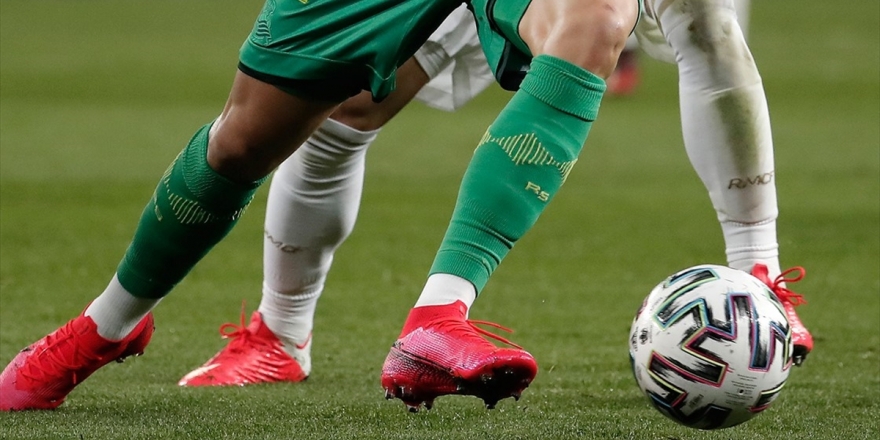 İspanya'da Futbola Koronavirüs Engeli