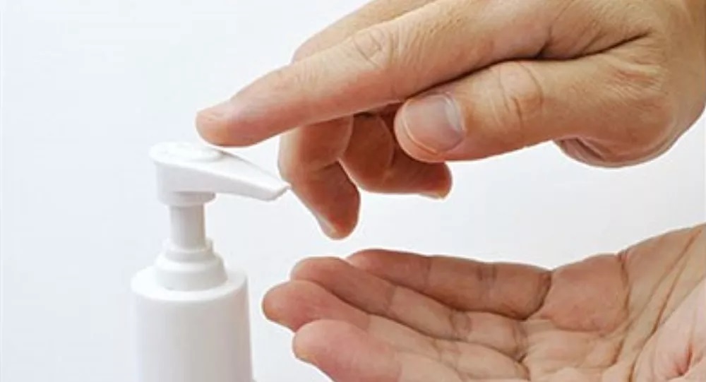 Koronavirüs Türkiye'de: Dezenfektanlara yüzde 4 bin zam geldi