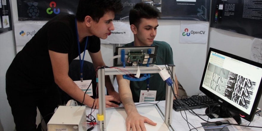 Lise Öğrencileri Damar Yolu Bulmayı Kolaylaştıran Cihaz Geliştirdi