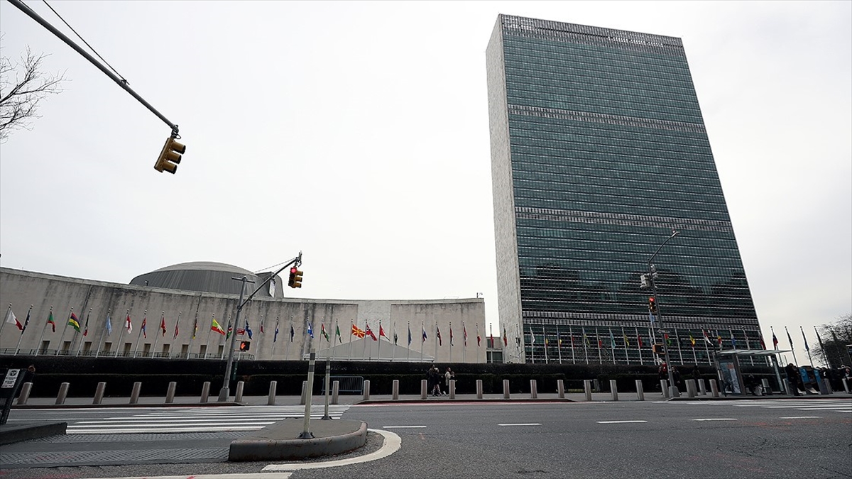 Avrupa Merkez Bankası Faizleri Sabit Tuttu, Teşvikleri Genişletti