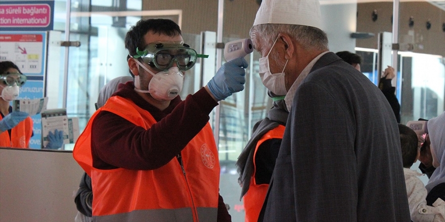 Umreden Dönen Vatandaşlar Yurtlarda Karantinaya Alındı