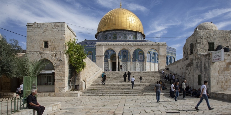 Kovid-19 Nedeniyle Mescid-i Aksa Külliyesi'ndeki Mescitler Kapatıldı