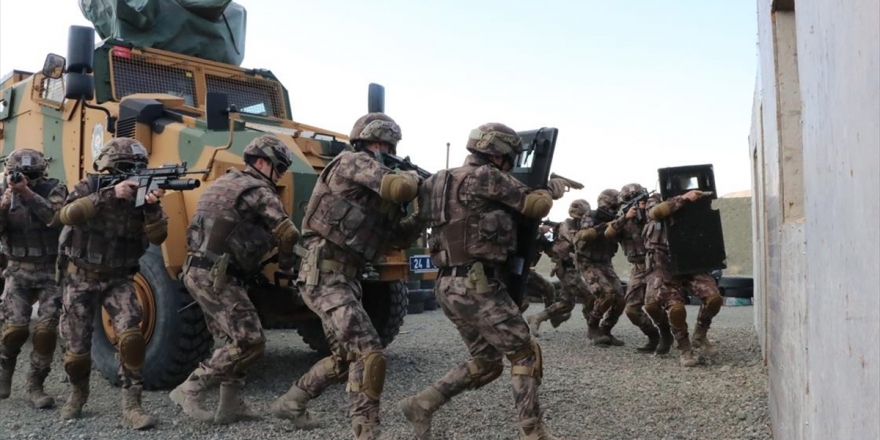 'Devletin Çelik Bileği' Pöh'ler Daima Göreve Hazır