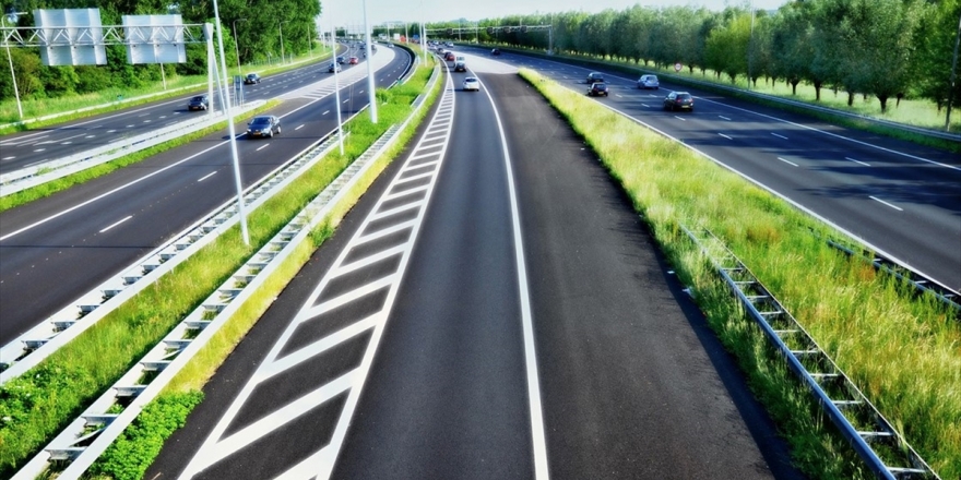 Hollanda’da Otoyollarda Hız Sınırı Artık Saatte 100 Kilometre