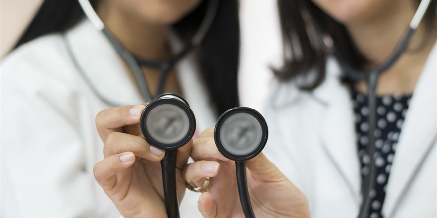 Koronavirüsle mücadele için yeni adım: Uzmanlık eğitimi alan hekimler 3 ay süreyle görevlendirilebilecek