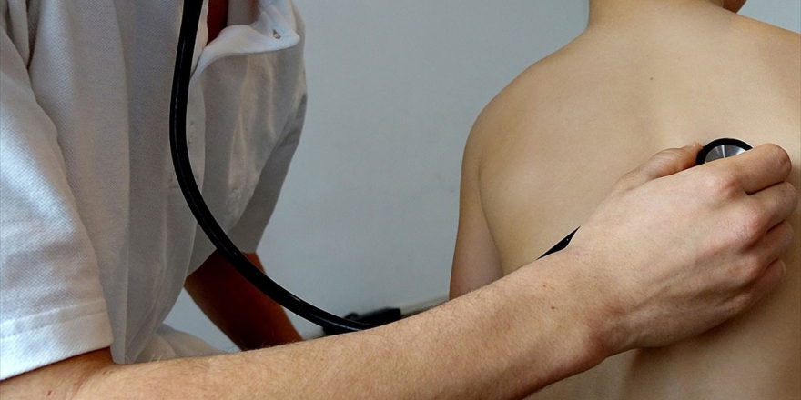 İran'da 3 Yaşındaki Çocukta Yeni Tip Koronavirüs Tespit Edildi