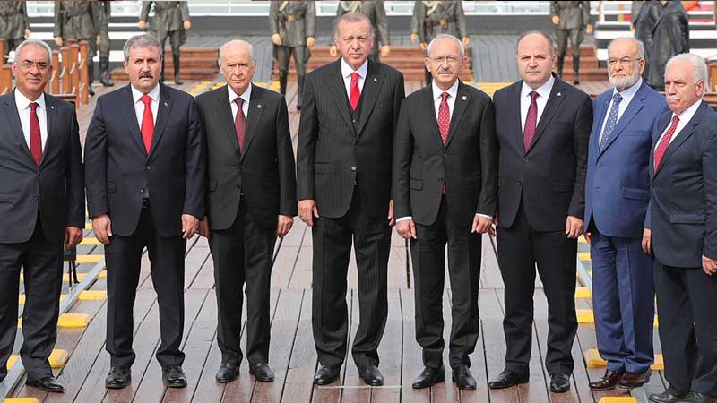 65 Yaş Üzerine Sokağa Çıkma Yasağı geldi, Peki ya Liderler!...