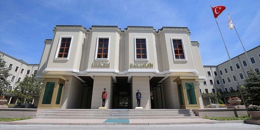 65 Yaş Üzeri Ve Kronik Rahatsızlığı Olanlara Yönelik Sokağa Çıkma Kısıtlamasıyla İlgili İstisnalar Belirlendi