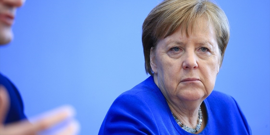 Merkel Koronavirüs Nedeniyle Kendisini Karantinaya Aldı