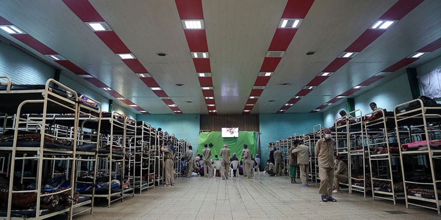 İran'da Yeni Tip Koronavirüsten Hayatını Kaybedenlerin Sayısı 1812'ye Yükseldi