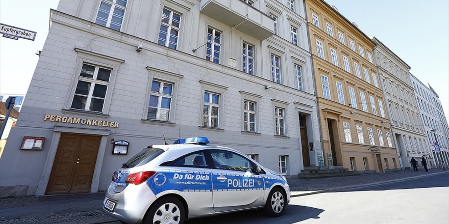 Angela Merkel'in Karantina Günleri Başladı