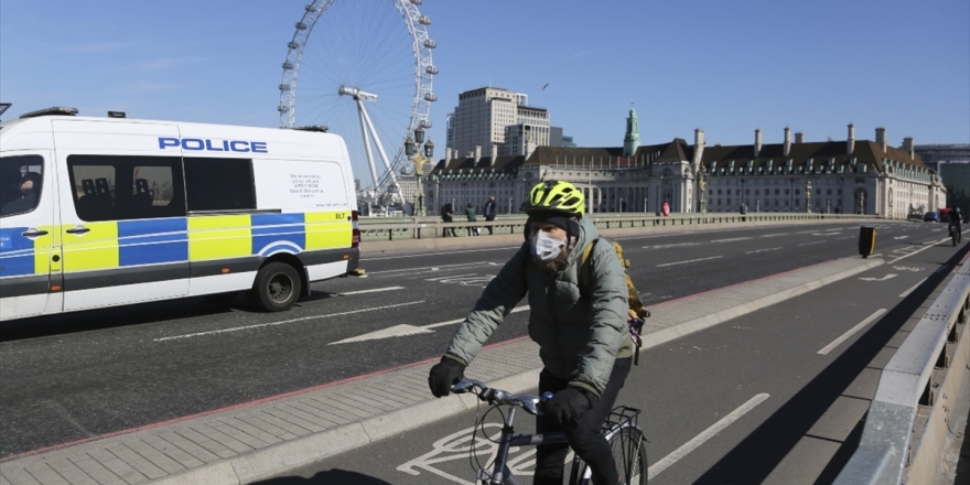 İngiltere, Kovid-19 Kurbanlarının Cenazelerini Yakma Planından Vazgeçti
