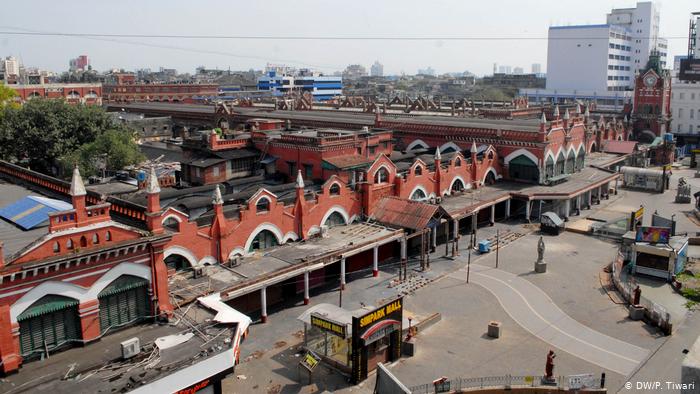 Hindistan’da sokağa çıkma yasağı ilan edildi