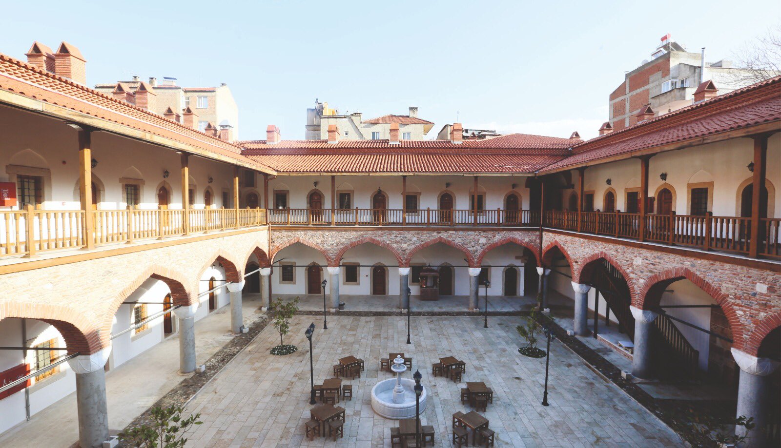 Aydın Büyükşehir Belediyesi, Zincirli Han Oteli karantina hastanesi olarak hazırladı