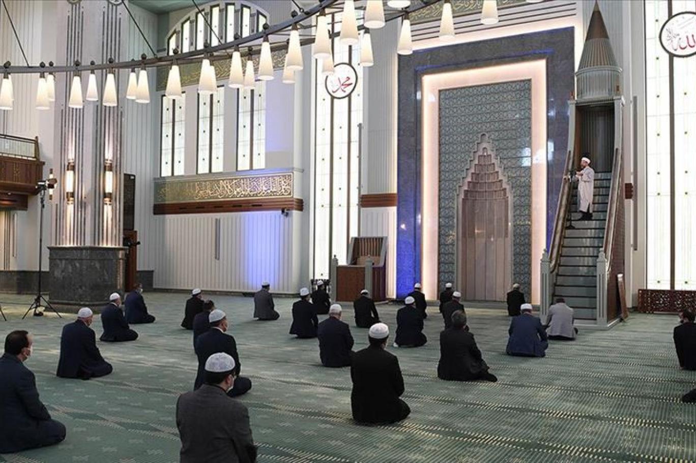 Metiner'den Vip Cuma Namazı Görüntülerine Sert Tepki!  Cumhurbaşkanımızın siyasetine yönelik suikast girişimi