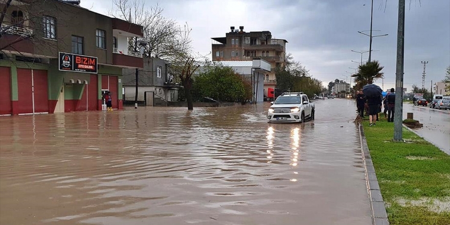 Osmaniye'de Sağanak Hayatı Olumsuz Etkiledi