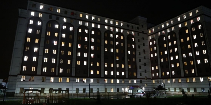 Sivas'ta KYK'den Karantinadaki Öğrenciler İçin Moral Etkinliği