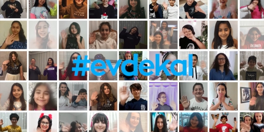 Antalya'da Çocuk Korosundan 'Evde Kal' Mesajı