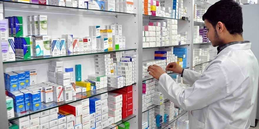İstanbul'da Eczanelerin Çalışma Saatlerine Koronavirüs Düzenlemesi