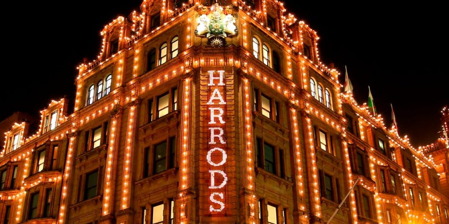 Londra'nın en ünlü mağazası kepenk indirdi