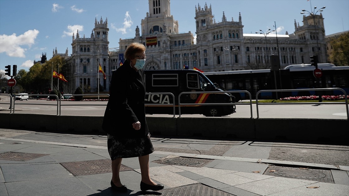 İspanya'da Kovid-19'dan Hayatını Kaybedenlerin Sayısı 10 Bin 935'e Yükseldi