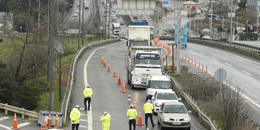 İstanbul'un Giriş Ve Çıkışlarında Denetimler Devam Ediyor