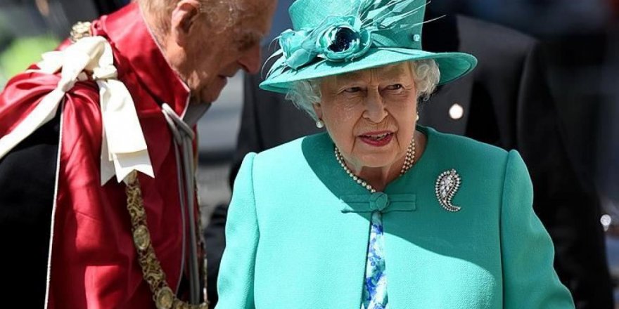 Kraliçe 2. Elizabeth Pazar Günü Halka Seslenecek