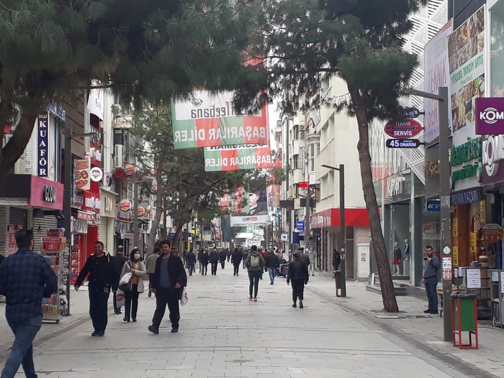 Karşıyaka'daki yoğunluk ürküttü