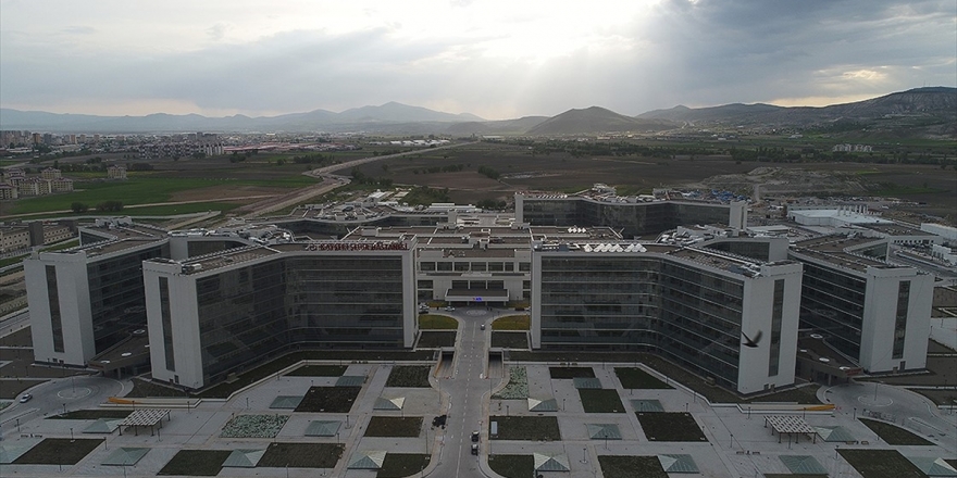 Kayseri Şehir Hastanesi Sağlıkta Yükü Sırtlıyor