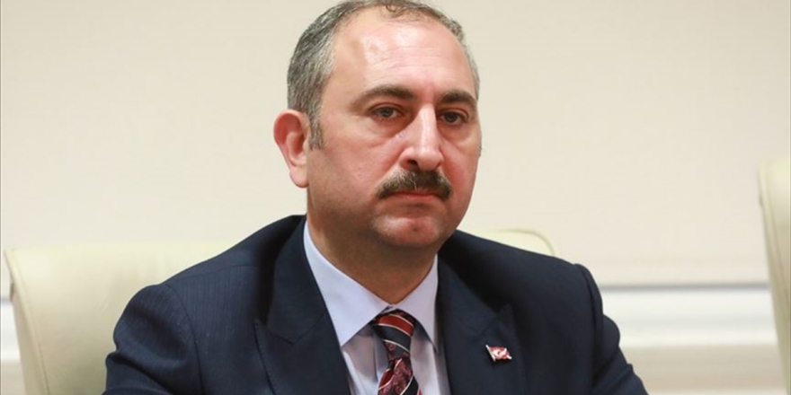 Adalet Bakanı Gül'den '5 Nisan Avukatlar Günü' Mesajı