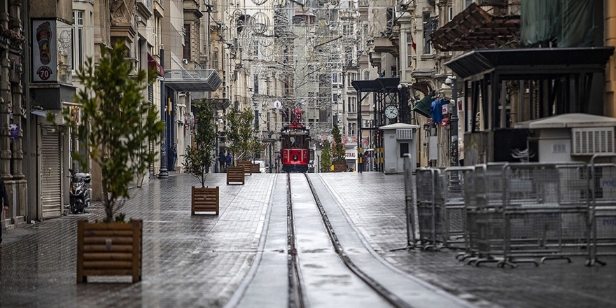 Türkiye'de Alışveriş Ve Eğlence Alanlarında Topluluk Hareketliliği Yüzde 75 Azaldı