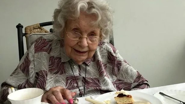 İspanyol Gribini Yenen 104 Yaşındaki Kadın, Koronavirüsü de Yendi