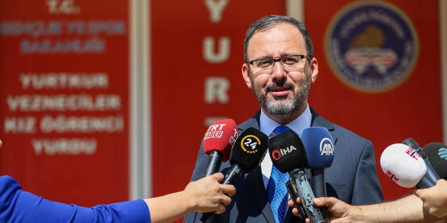 Üniversite Öğrencilerinin Nisan Ayı Burs Ve Kredileri Hesaplara Yatırılmaya Başlandı