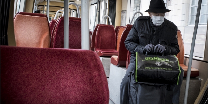 Fransa'da Kovid-19'dan Ölenlerin Sayısı Bin 911’e Yükseldi