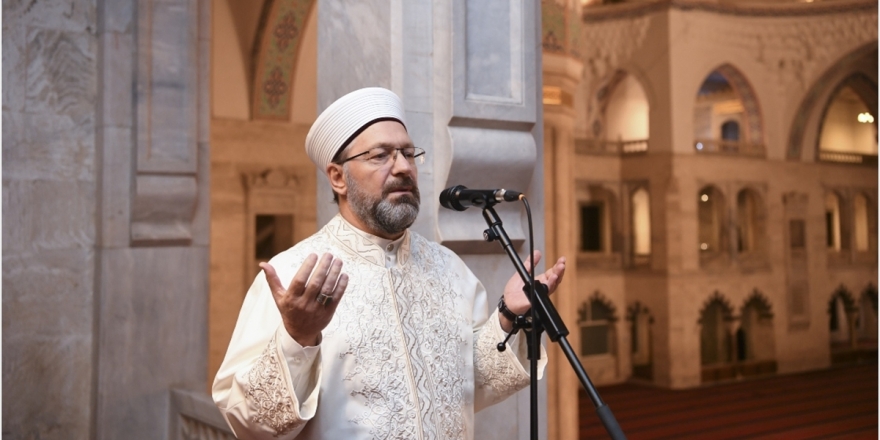 Diyanet İşleri Başkanı Erbaş'tan Berat Kandili Mesajı